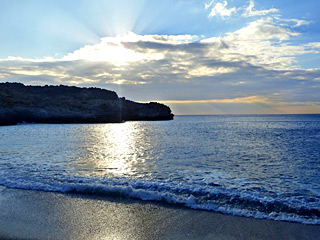 Winterurlaub auf Kreta - Schinaria Strand bei einem Winter Sonnenuntergang